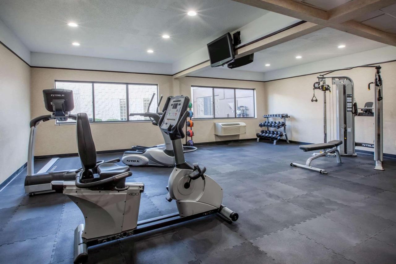  | Days Inn & Suites by Wyndham Rochester Hills MI