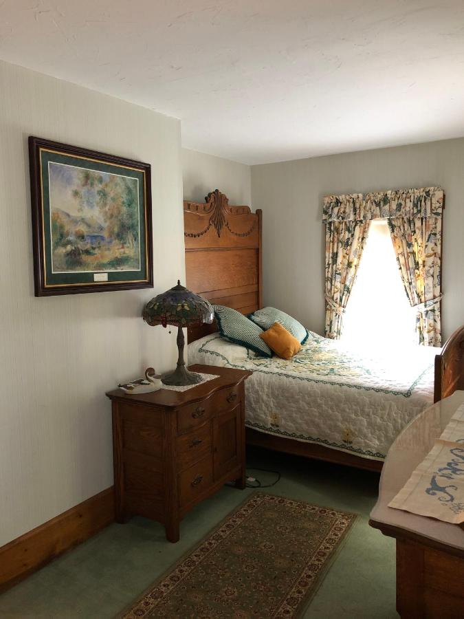 | Aiken Manor B&B