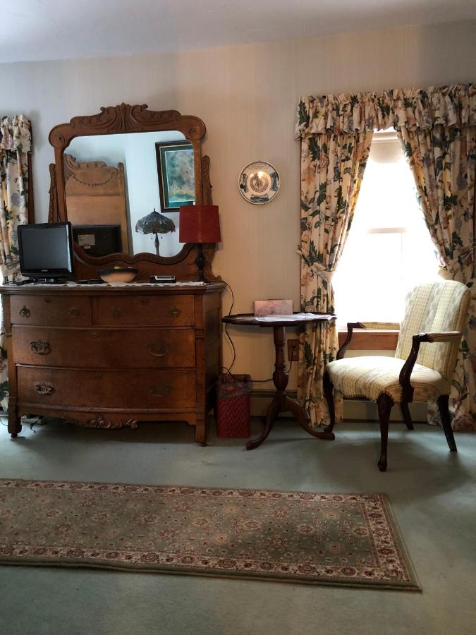 | Aiken Manor B&B