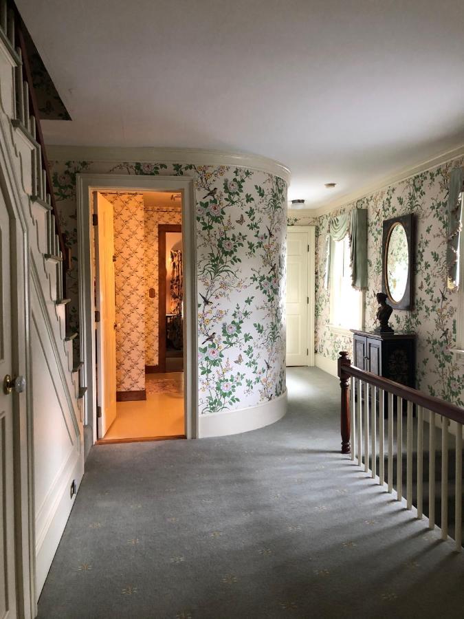 | Aiken Manor B&B
