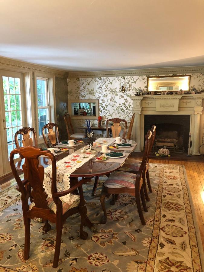 | Aiken Manor B&B