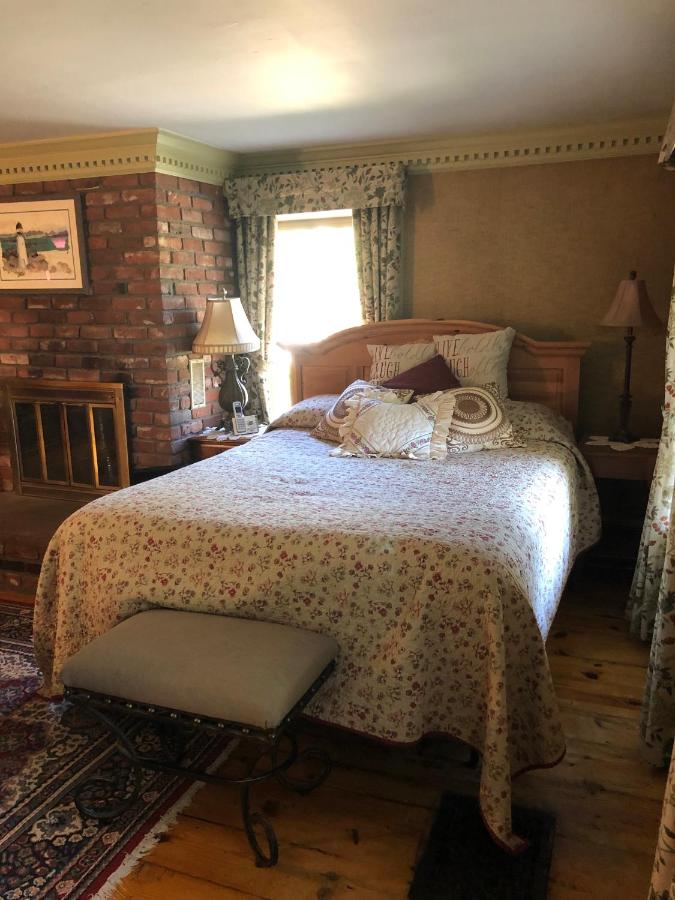 | Aiken Manor B&B