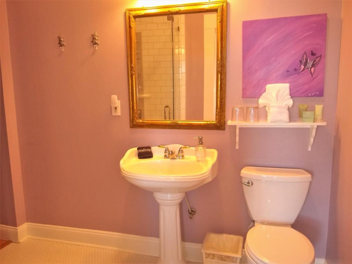 | Surf Song Bed & Breakfast