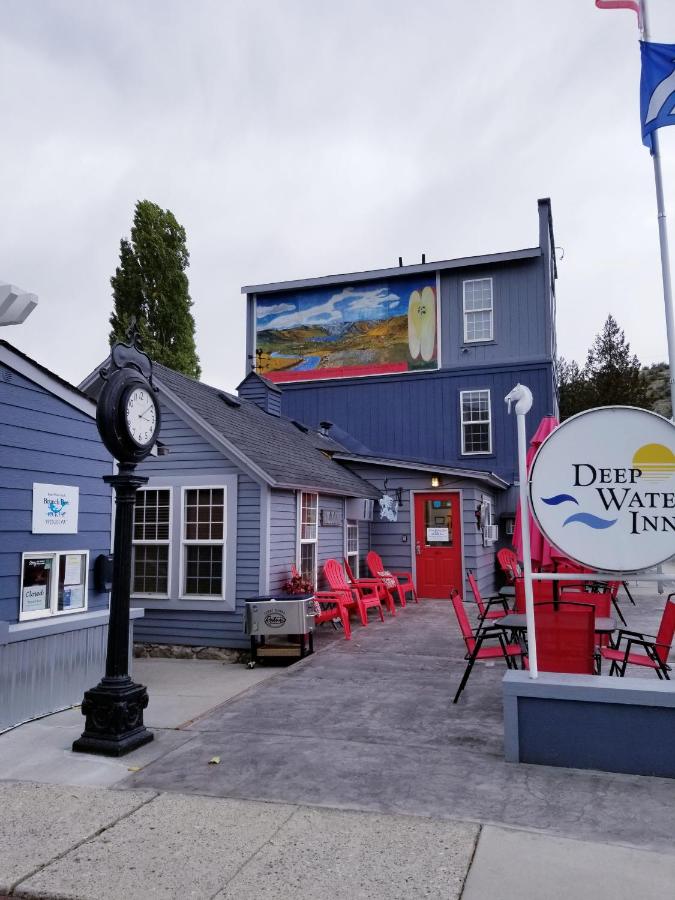 | Deep Water Inn