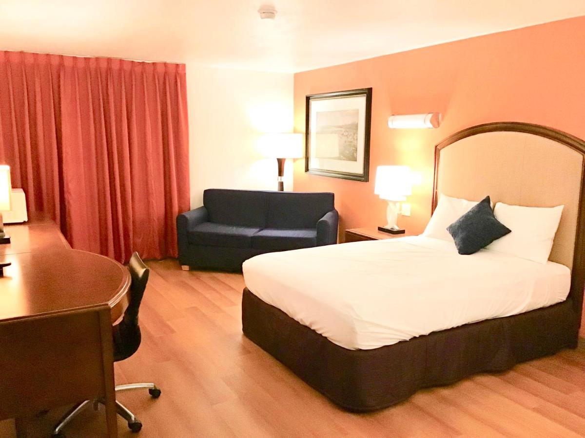 King Room at 7 Boutique Hotel