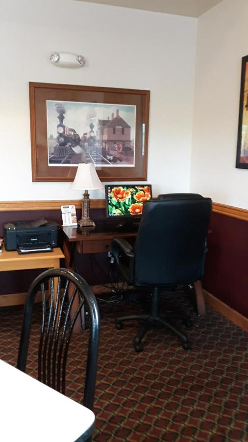| Herington Inn and Suites