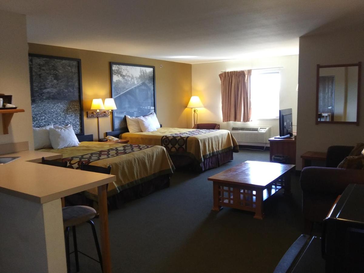 Studio Suite with Two Queen Beds - Mobility Access/Non-Smoking at Super 8 by Wyndham Columbia East