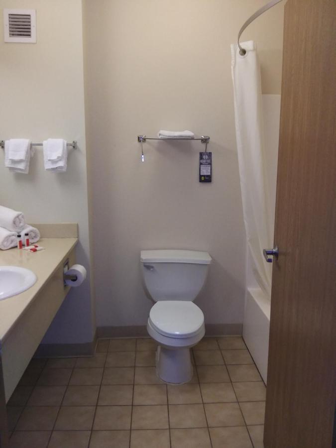 Queen Room - Non-Smoking at Super 8 by Wyndham Columbia East