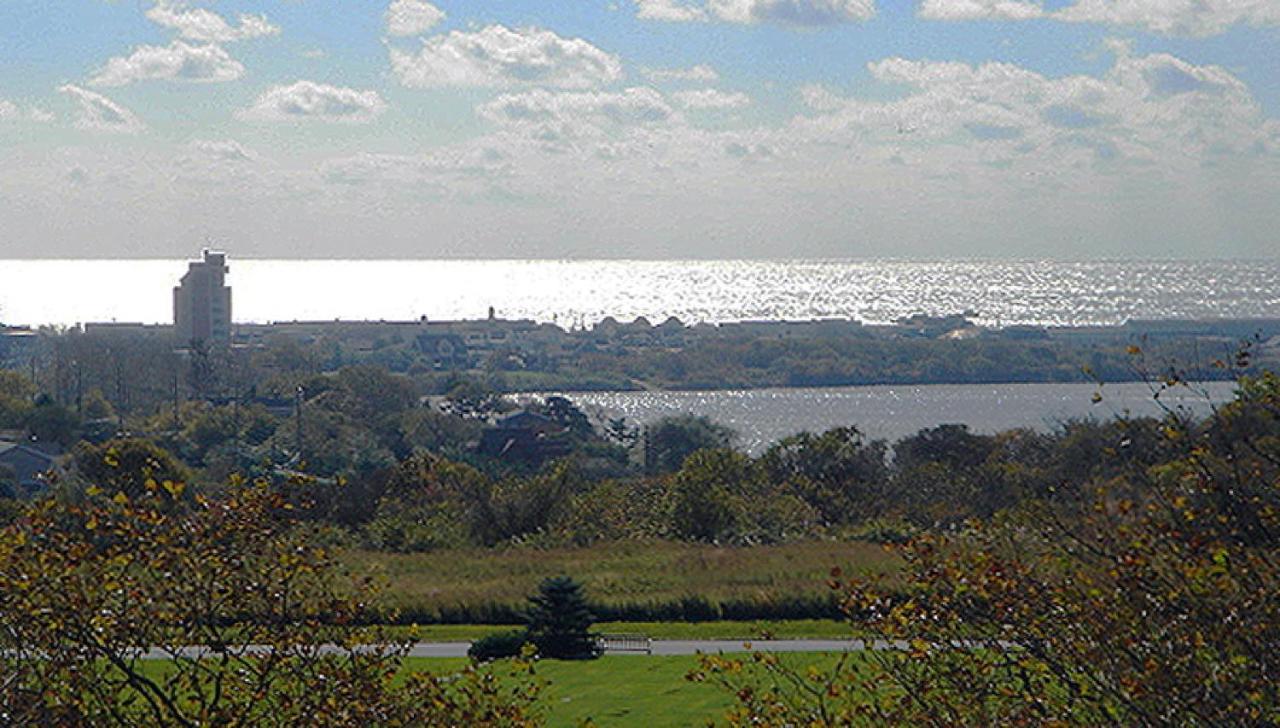  | Montauk Manor