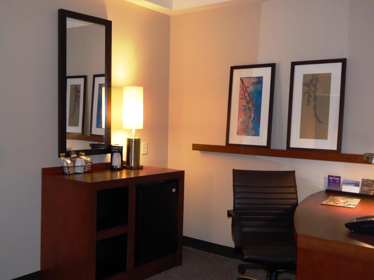 One King Bed at Hyatt Place Corpus Christi