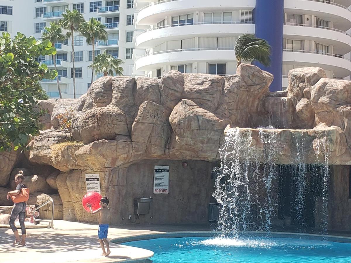 | 2 Bedroom 2 Bath Beachfront Condo on Miami Beach Millionaire Row