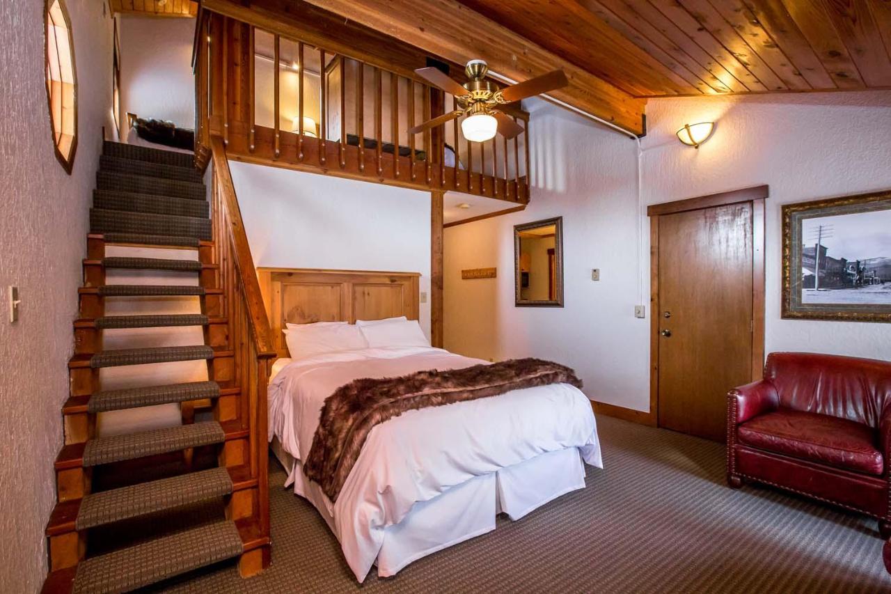 Deluxe Family Room at Kandahar Lodge at Whitefish Mountain Resort