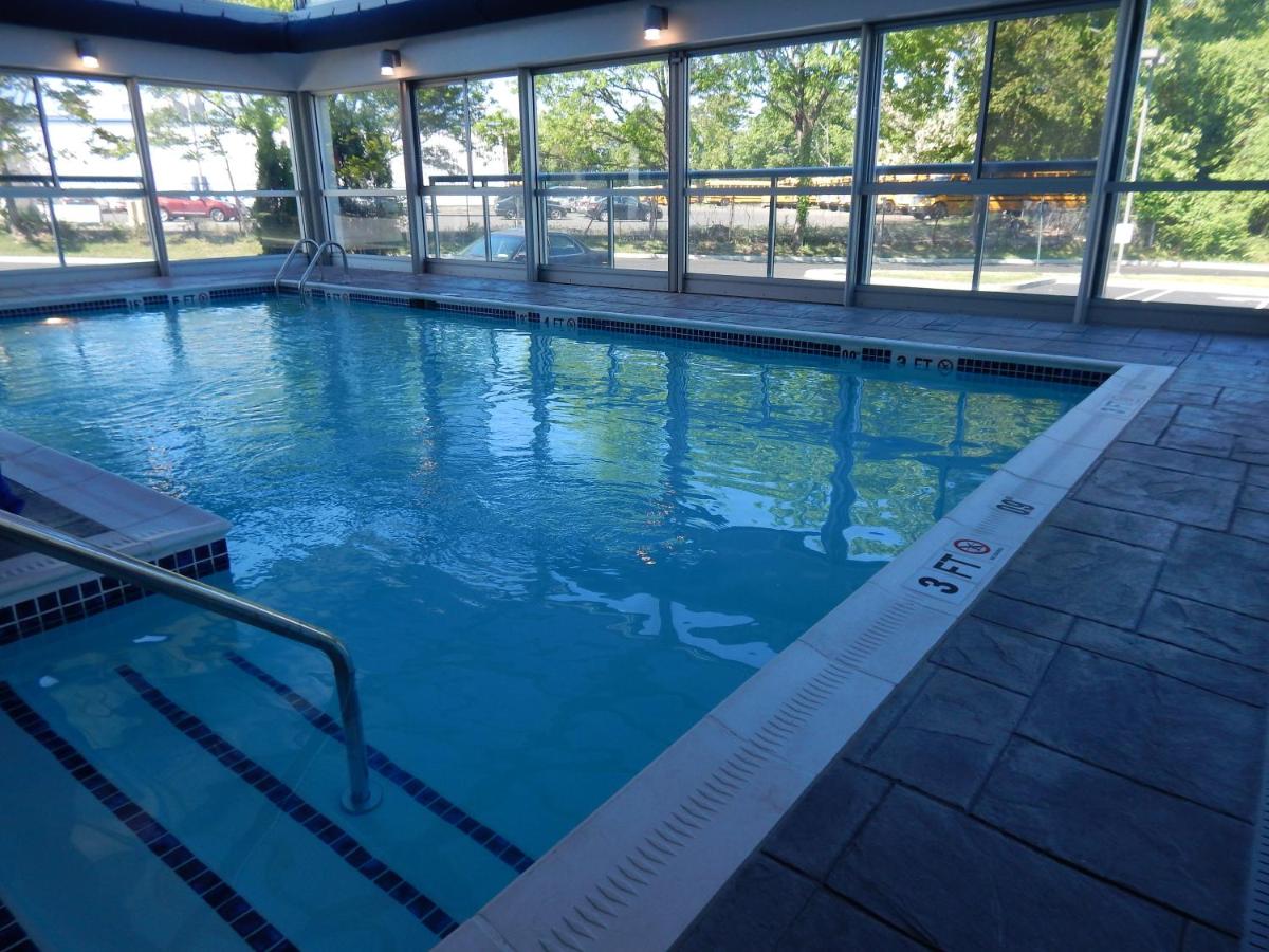| Holiday Inn Express Milford, an IHG Hotel