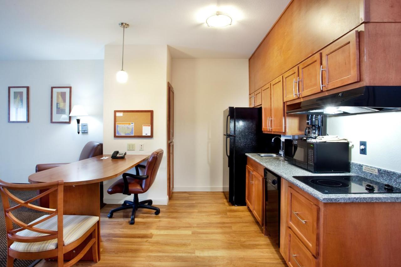 One-Bedroom King Room with Roll-in Shower - Hearing Accessible - Non-Smoking at Candlewood Suites New Iberia by IHG