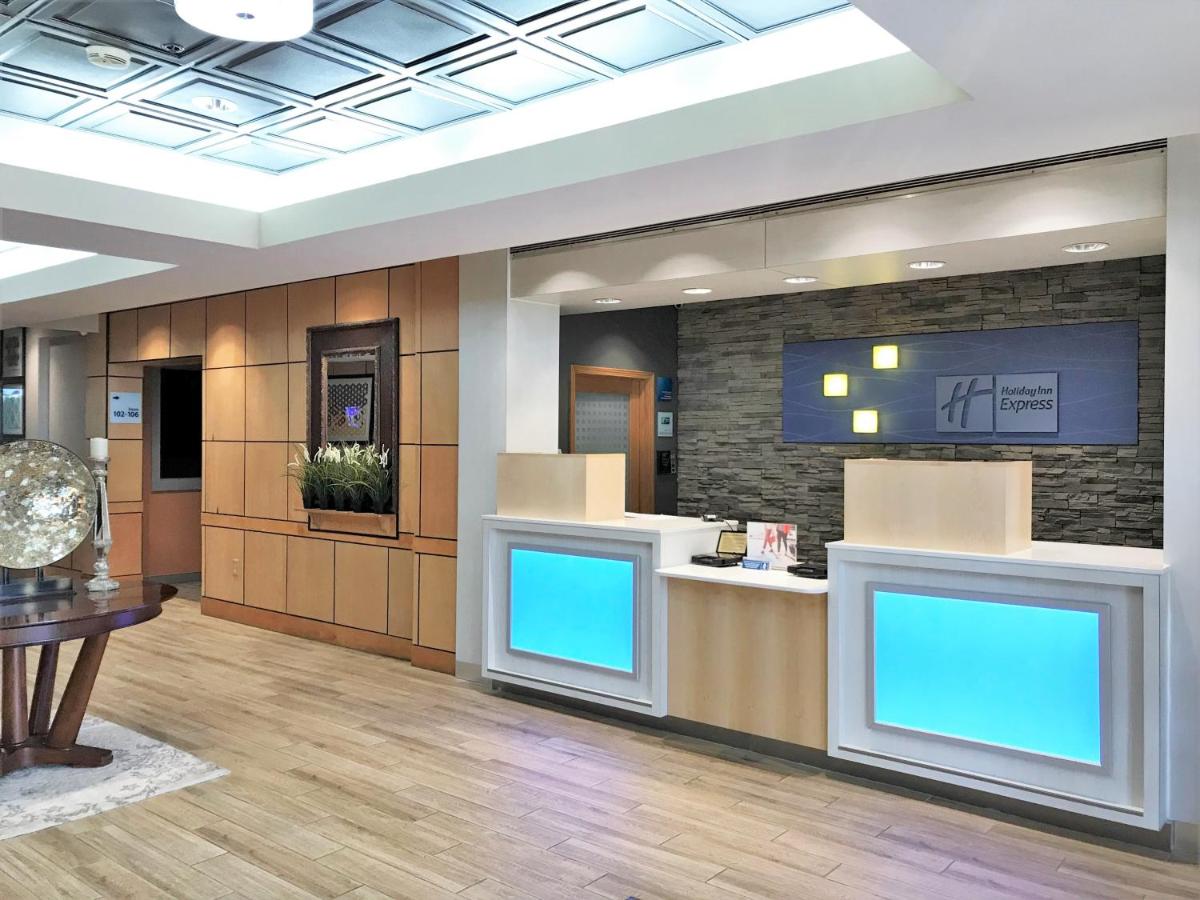 | Holiday Inn Express Aberdeen-Chesapeake House, an IHG Hotel