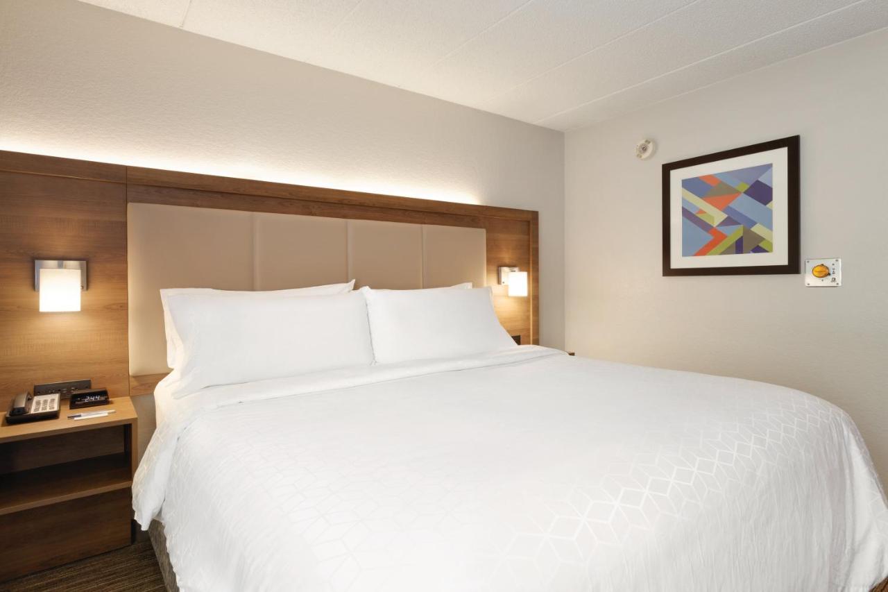 | Holiday Inn Express Hartford South - Rocky Hill, an IHG Hotel