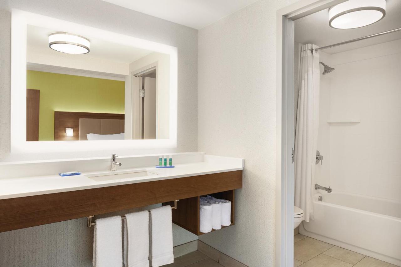 | Holiday Inn Express Hartford South - Rocky Hill, an IHG Hotel