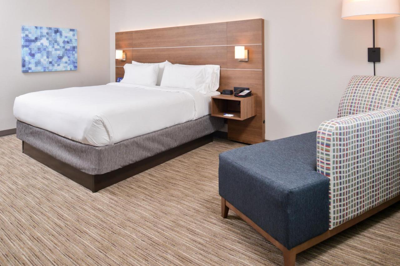 King Room - Mobility Access Tub - Non-Smoking at Holiday Inn Express Early by IHG