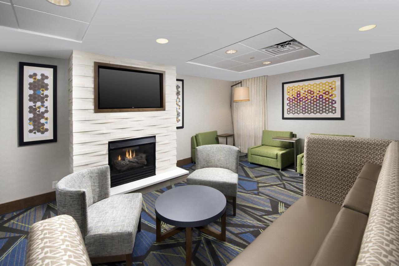 | Holiday Inn Express Andover North - Lawrence, an IHG Hotel