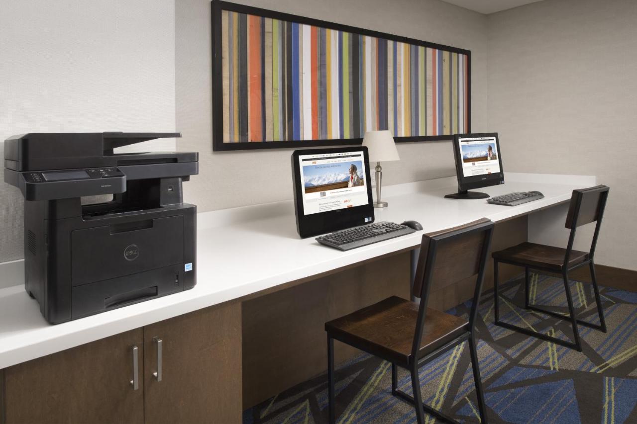 | Holiday Inn Express Andover North - Lawrence, an IHG Hotel
