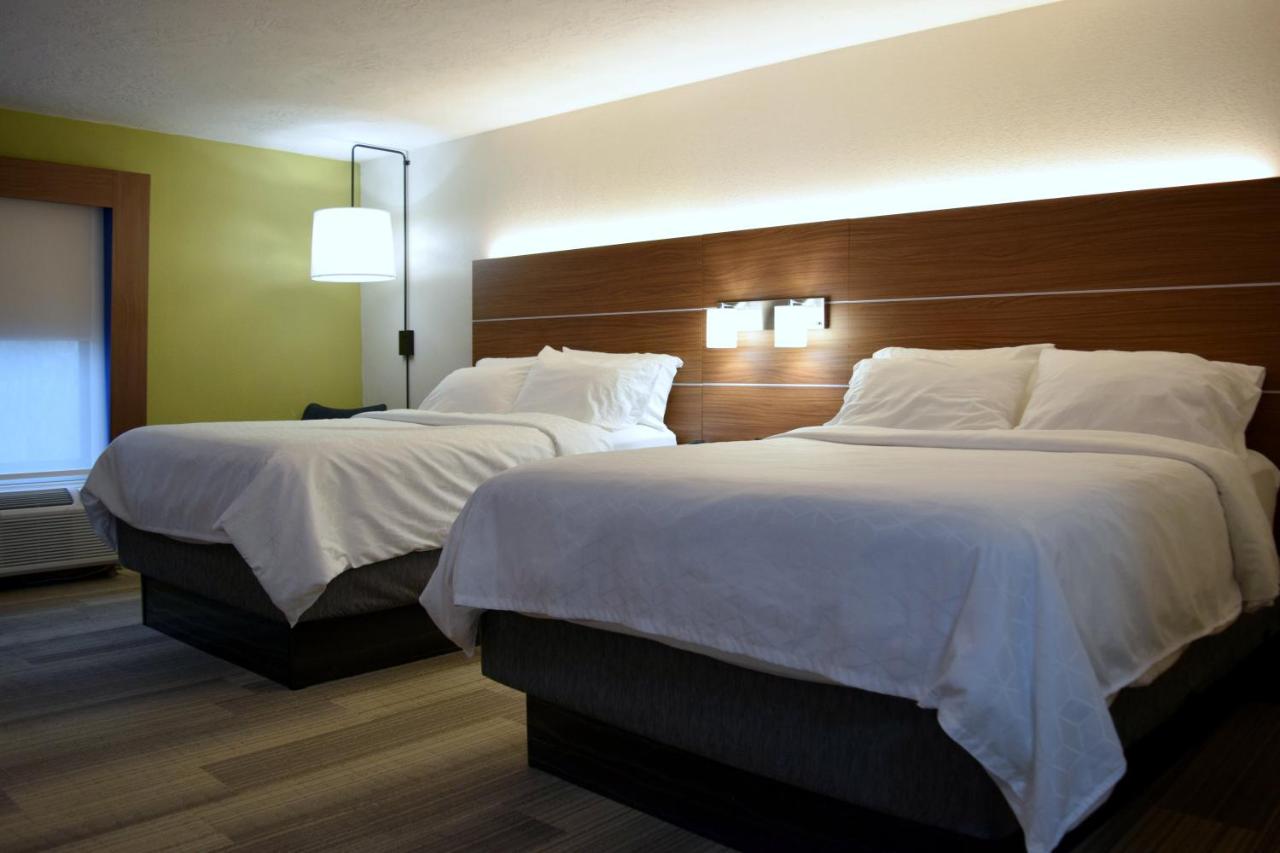 Queen Room with Two Queen Beds - Non-Smoking at Holiday Inn Express & Suites Batesville by IHG