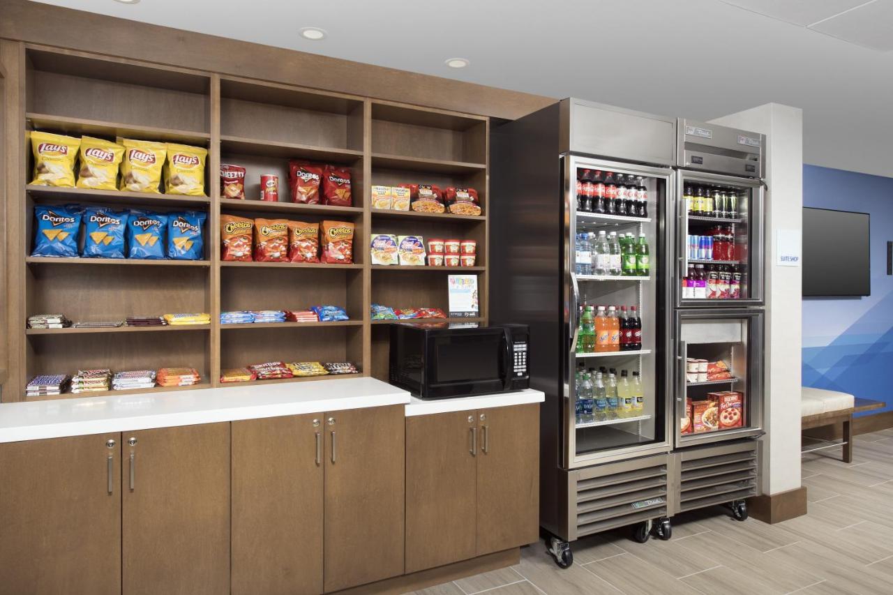 | Holiday Inn Express Andover North - Lawrence, an IHG Hotel