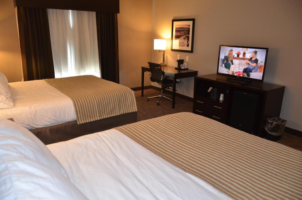 | Holiday Inn Express & Suites Cheektowaga North East, an IHG Hotel
