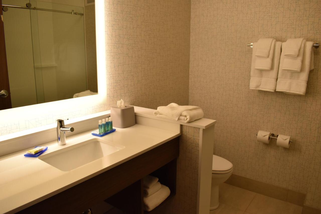 | Holiday Inn Express & Suites - Boston South - Randolph, an IHG Hotel