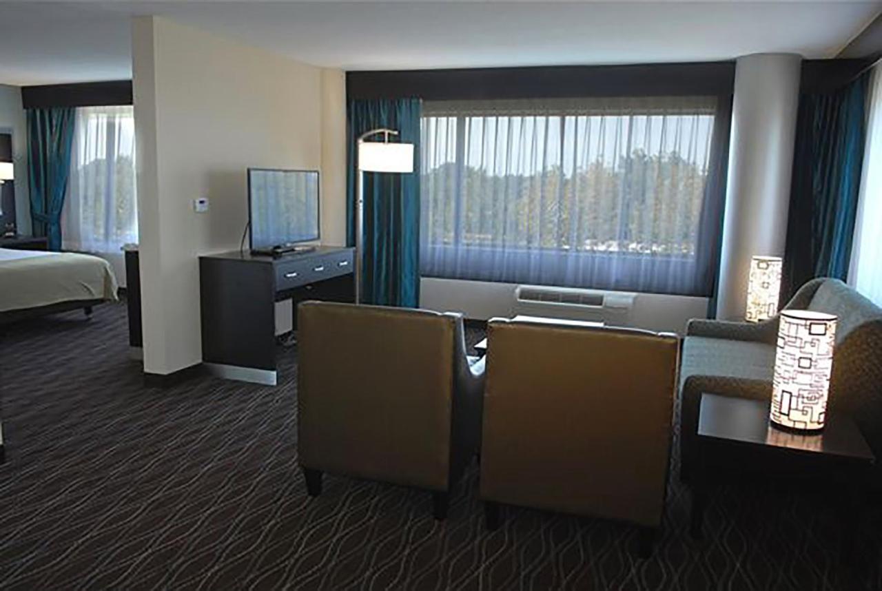 King Suite - Disability Access at Holiday Inn Express Boise - University Area by IHG