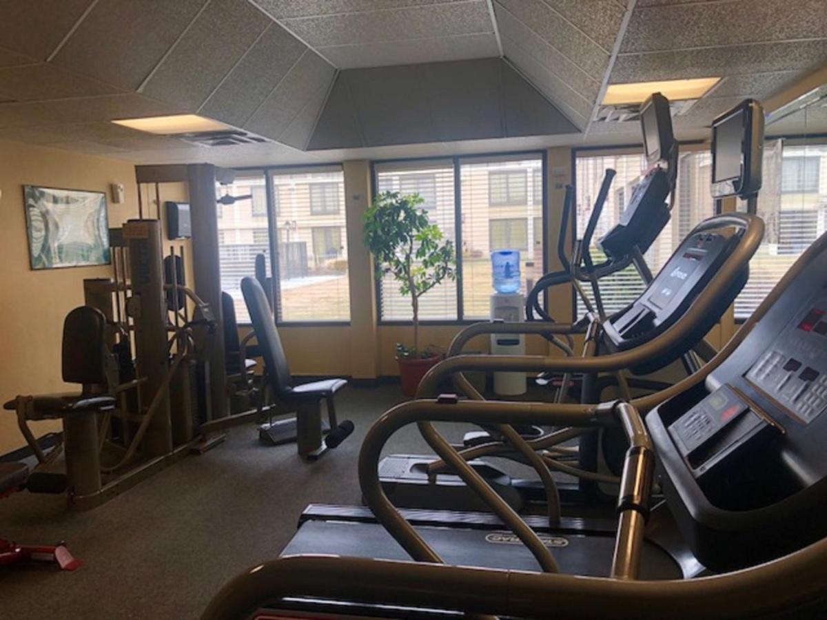 | Buffalo Airport Hotel