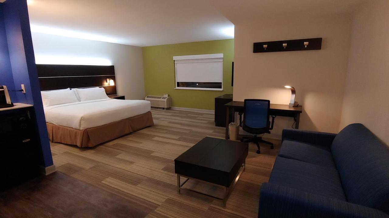 | Holiday Inn Express Rolling Meadows - Schaumburg Area, an IHG Hotel
