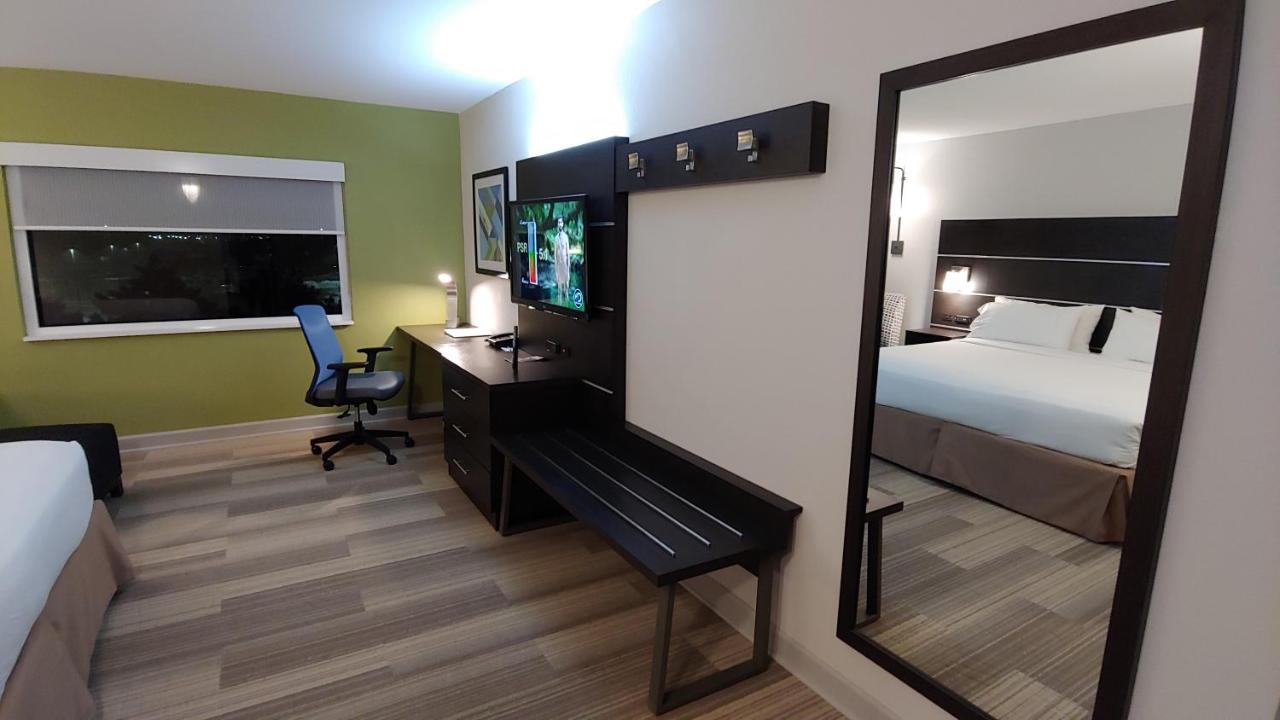 | Holiday Inn Express Rolling Meadows - Schaumburg Area, an IHG Hotel