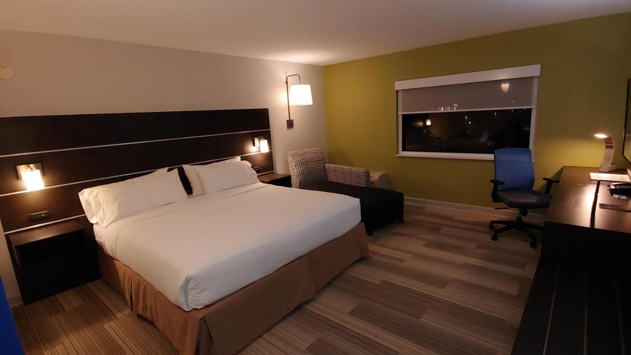 | Holiday Inn Express Rolling Meadows - Schaumburg Area, an IHG Hotel