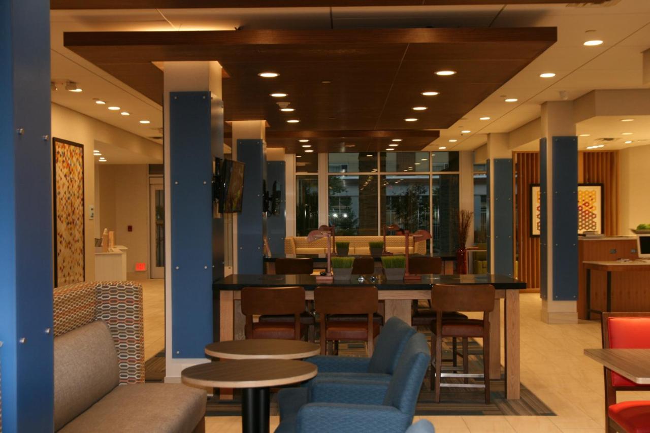  | Holiday Inn Express & Suites Boise Airport