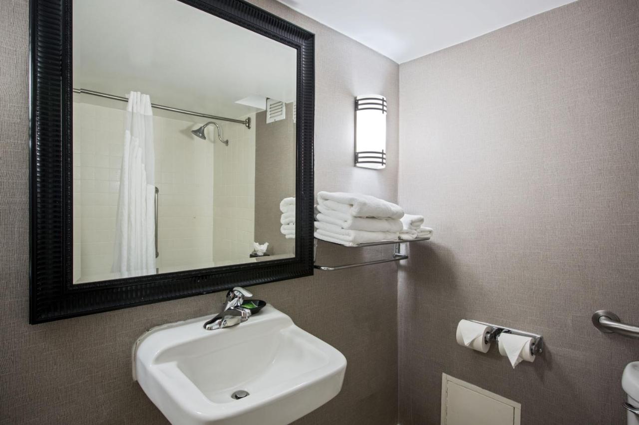 | Holiday Inn Express Rolling Meadows - Schaumburg Area, an IHG Hotel