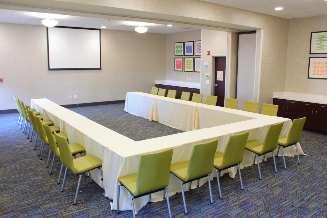  | Holiday Inn Express & Suites Napa American Canyon, an IHG Hotel