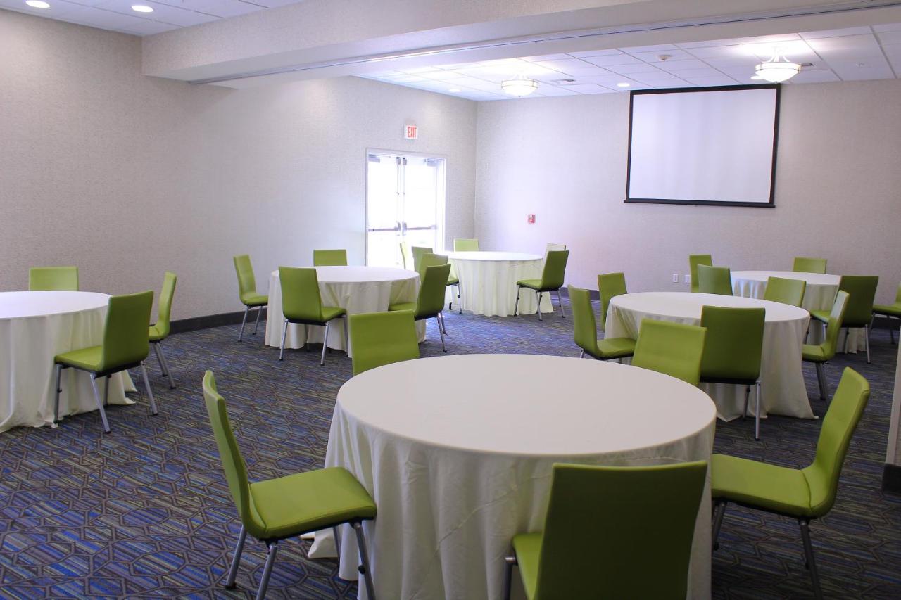  | Holiday Inn Express & Suites Napa American Canyon, an IHG Hotel