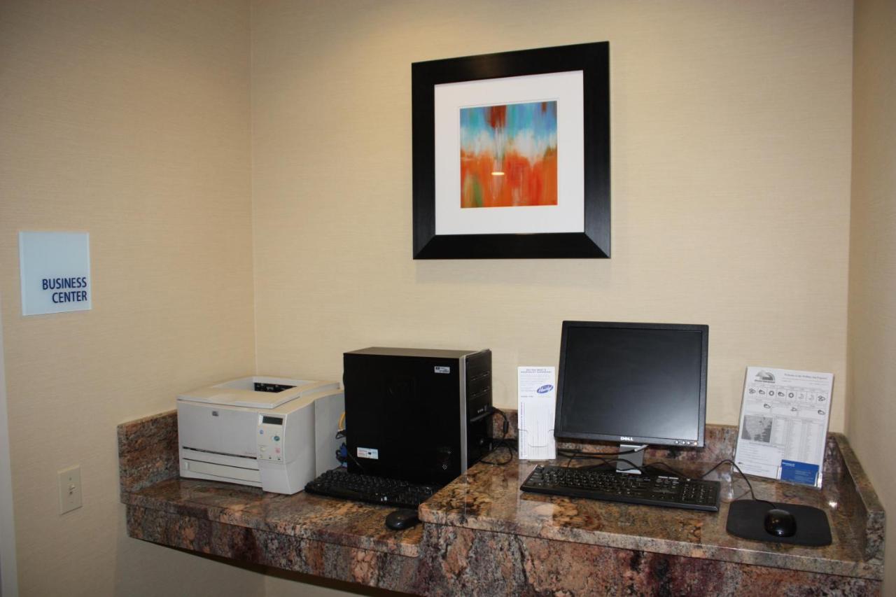 | Holiday Inn Express - Ludlow - Chicopee Area, an IHG Hotel