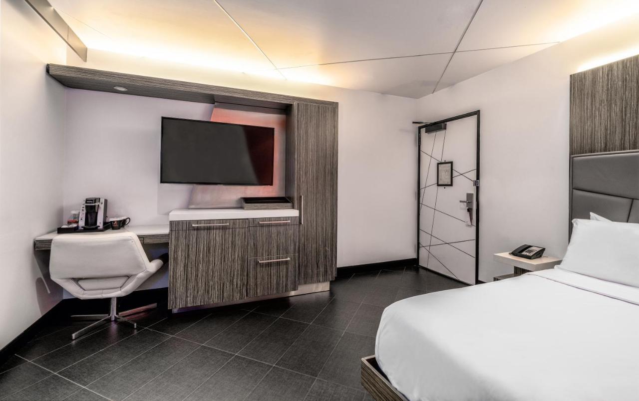 Queen Room at The Moment Hotel