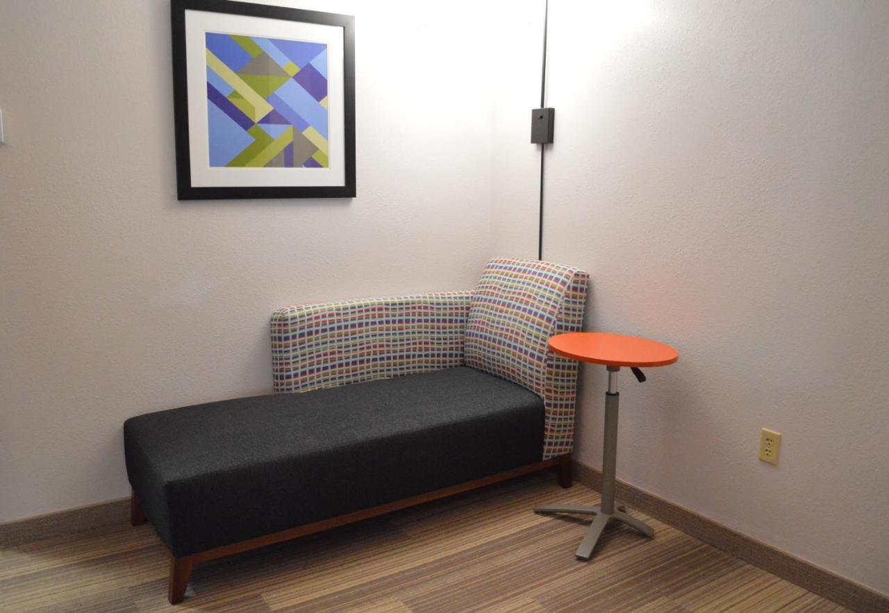 King Room - Non-Smoking at Holiday Inn Express & Suites Batesville by IHG