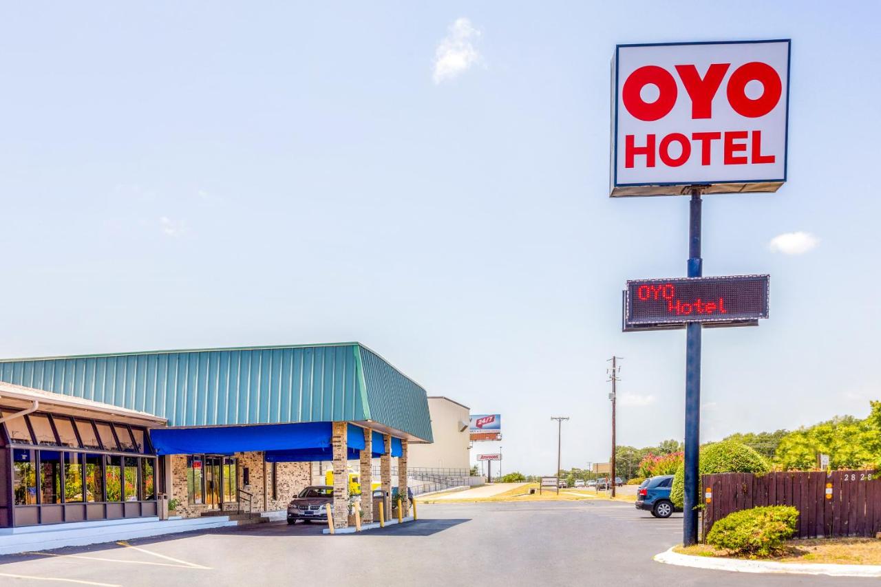  | OYO Hotel Tyler Lindale