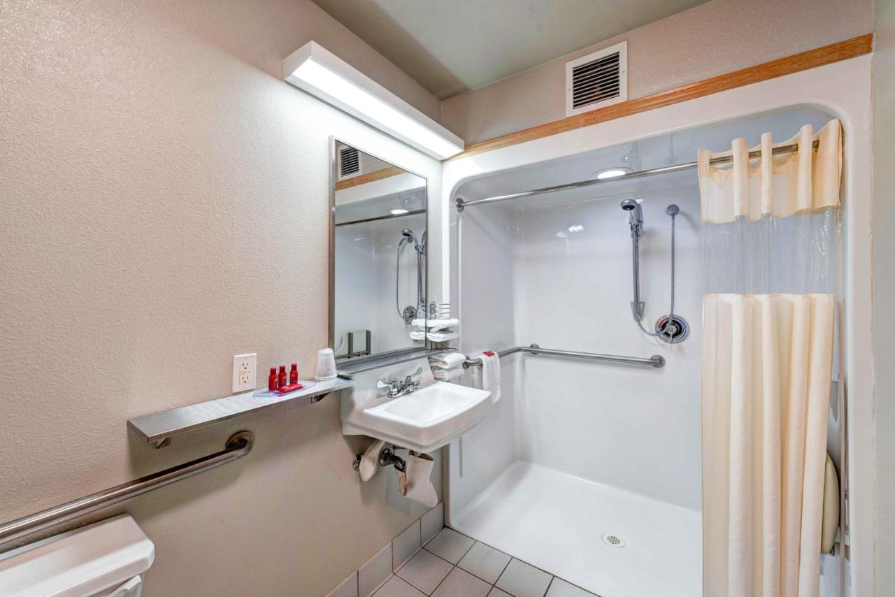 Double Room with Mobility Accessble Roll-In Shower at SureStay Plus Hotel by Best Western Redding