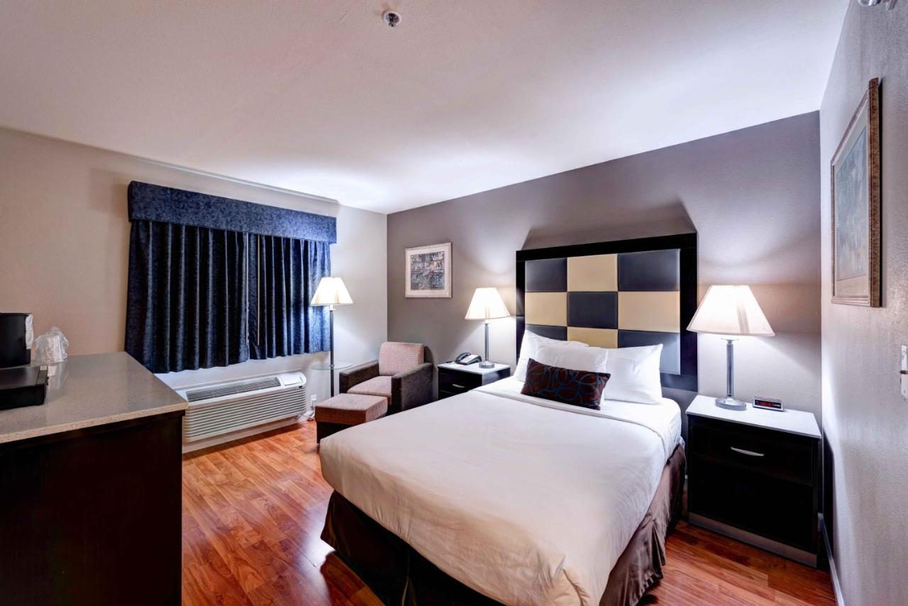 Double Room with Mobility Accessble Roll-In Shower at SureStay Plus Hotel by Best Western Redding