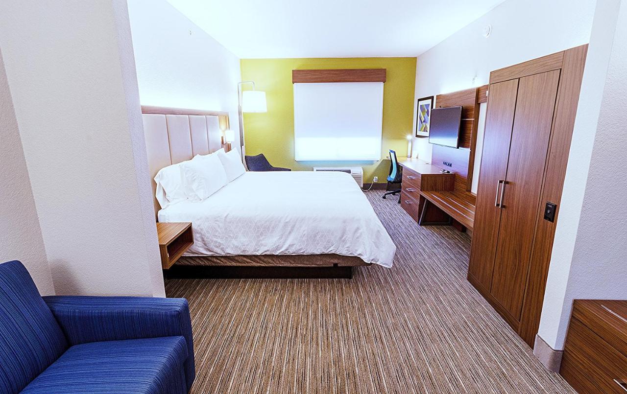| Holiday Inn Express Hotel & Suites Crestview South I-10, an IHG Hotel