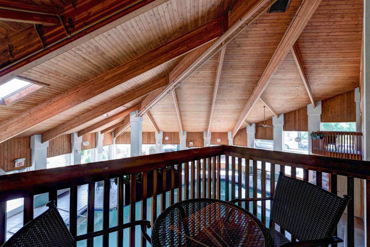 King Suite with Balcony at SureStay Plus Hotel by Best Western Redding