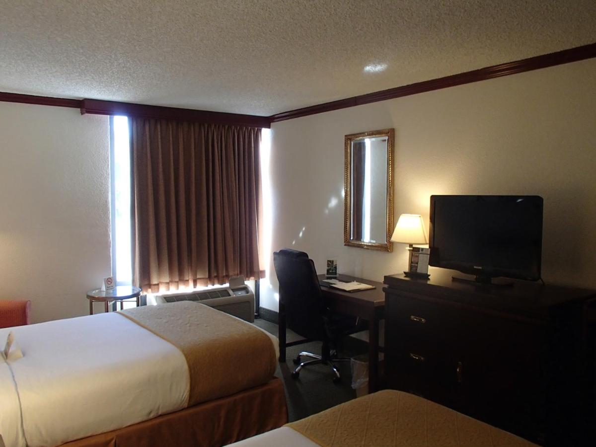 Double Room with Two Double Beds - Disability Access/Non-Smoking at Quality Inn Shreveport Airport