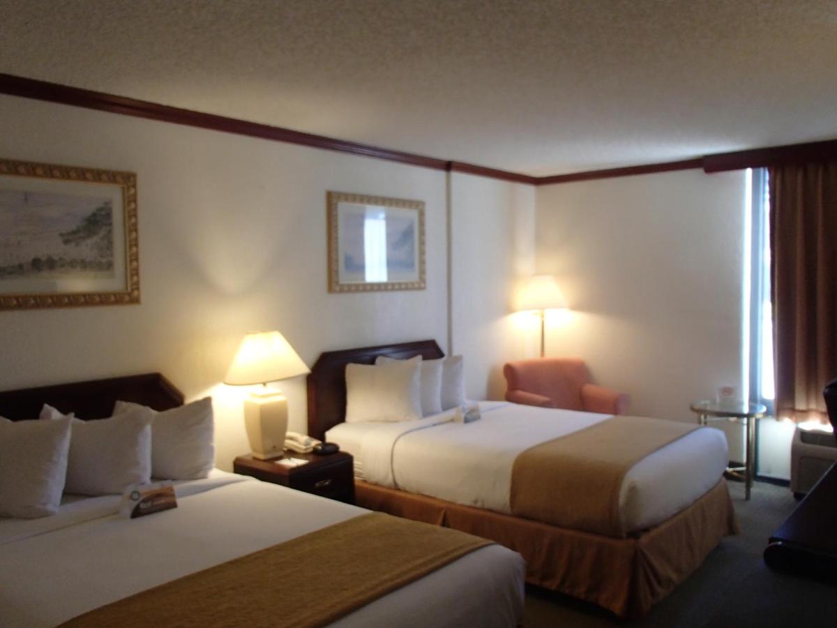 Double Room with Two Double Beds - Disability Access/Non-Smoking at Quality Inn Shreveport Airport