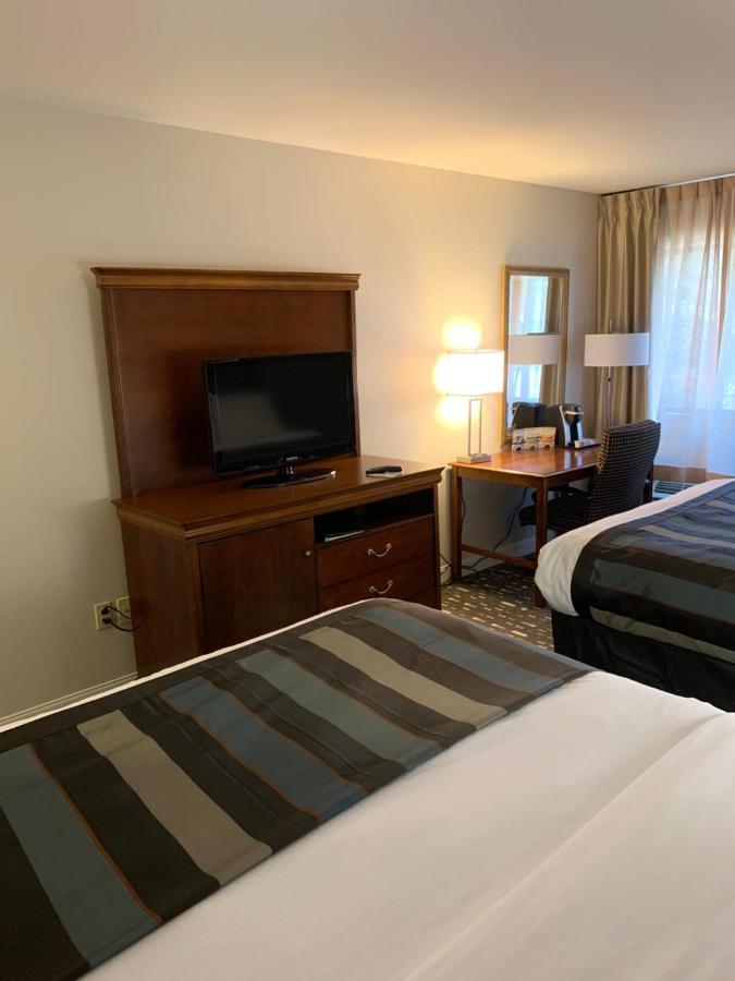 Queen Room with Two Queen Beds - Non-Smoking at Wingate by Wyndham Brighton