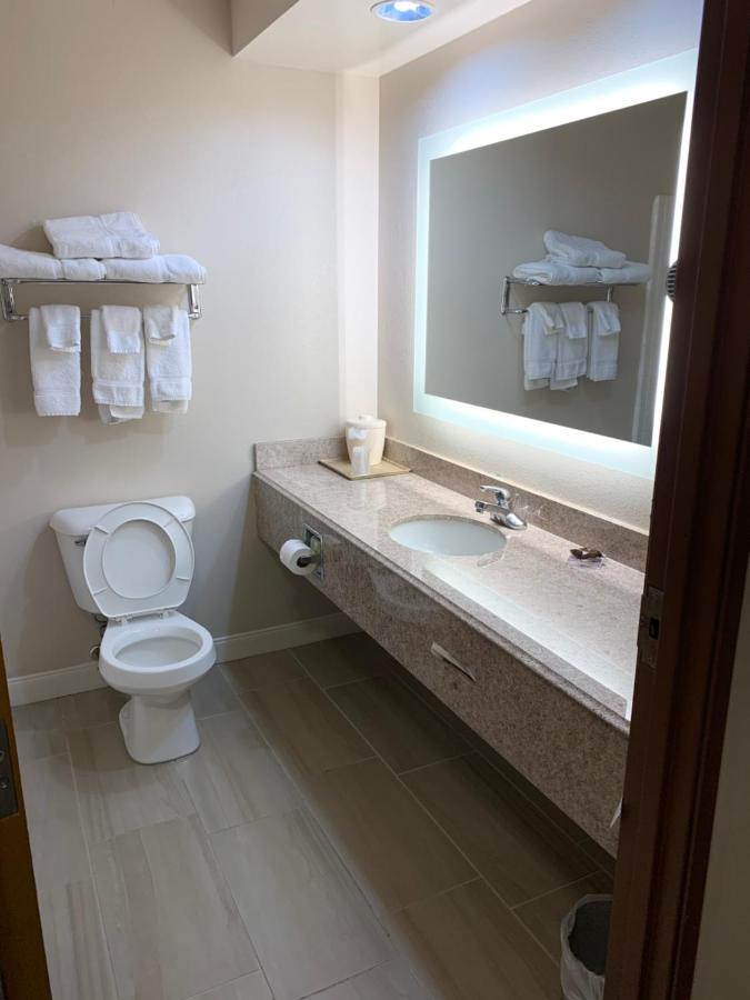 Queen Room with Two Queen Beds - Non-Smoking at Wingate by Wyndham Brighton