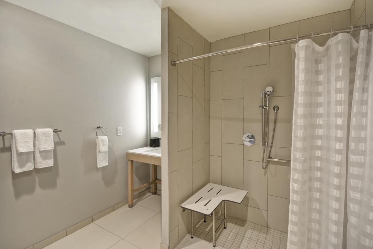 Room, 1 King (Ada W/ Shower) at Hyatt Place Fresno